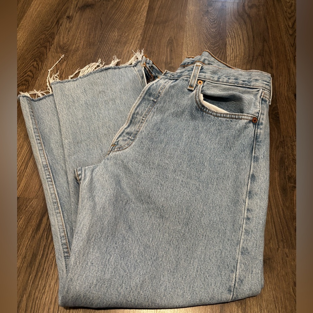 Levi’s Classic Light Blue women’s  Jeans 501 0133 vintage fall frayed edge